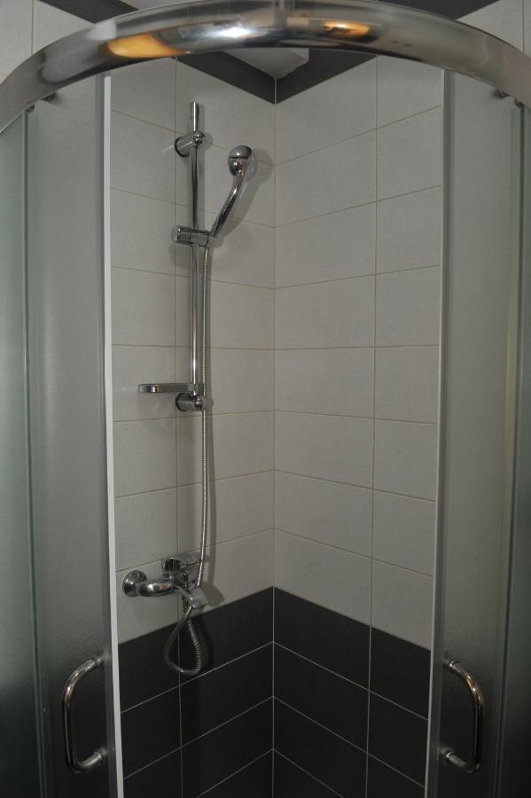 סרמסקה מיטרוביקה Angellina Apartmani מראה חיצוני תמונה