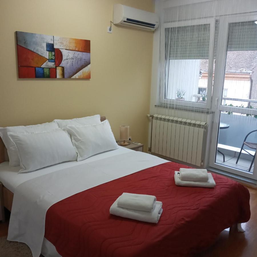 סרמסקה מיטרוביקה Angellina Apartmani מראה חיצוני תמונה